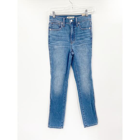 Madewell 10" High-Rise Skinny Crop Jeans in Welling Wash Summerweight Edition 23 - Picture 3 of 8